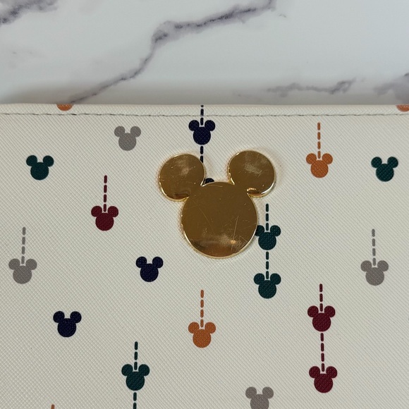 Mickey Mouse Patterned Wristlet Wallet - Picture 2 of 4
